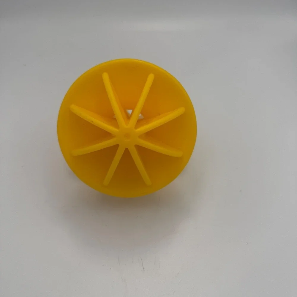 Vintage Yellow Plastic Dual Ended Citrus Juicer Reamer Manual Hand Squeezer Tool